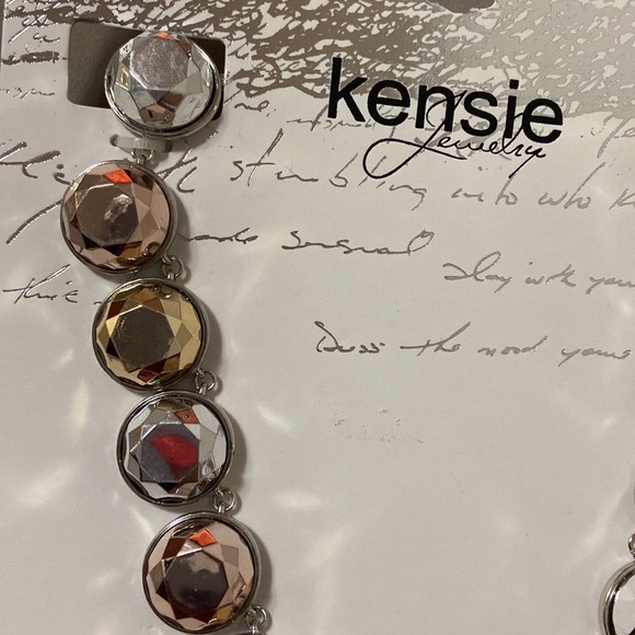 Kensie multi colored necklace - Picture 3 of 5